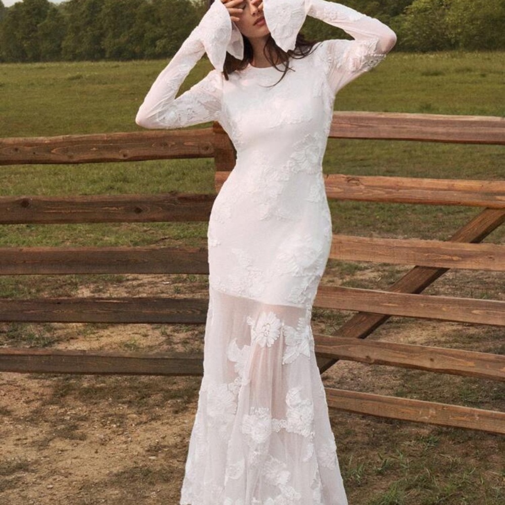 Elegant White Lace Dress